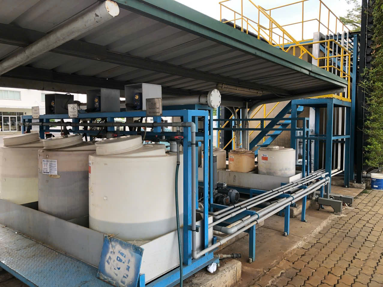 Xử Lý Khí Thải Nhà Máy: Tầm Quan Trọng và Các Công Nghệ Hiện Đại